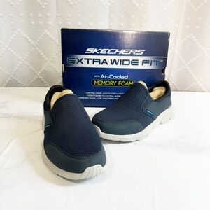 🪩 534.Skechers Navy Blue Gray Mens 8 Sneakers Slip-On Extra Wide Fit Lightweight